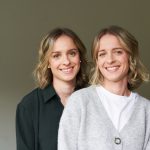 Alexandra und Zwillingsschwester Katharina (c) Stefanie Wolff für Heyne