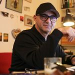 Su Turhan @ desk (c) Alice Mikyna